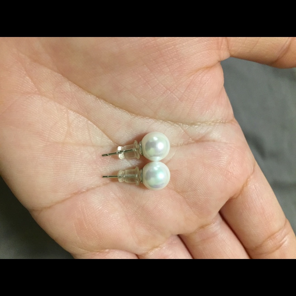 Silver, pearl. Like new. - Picture 3 of 4